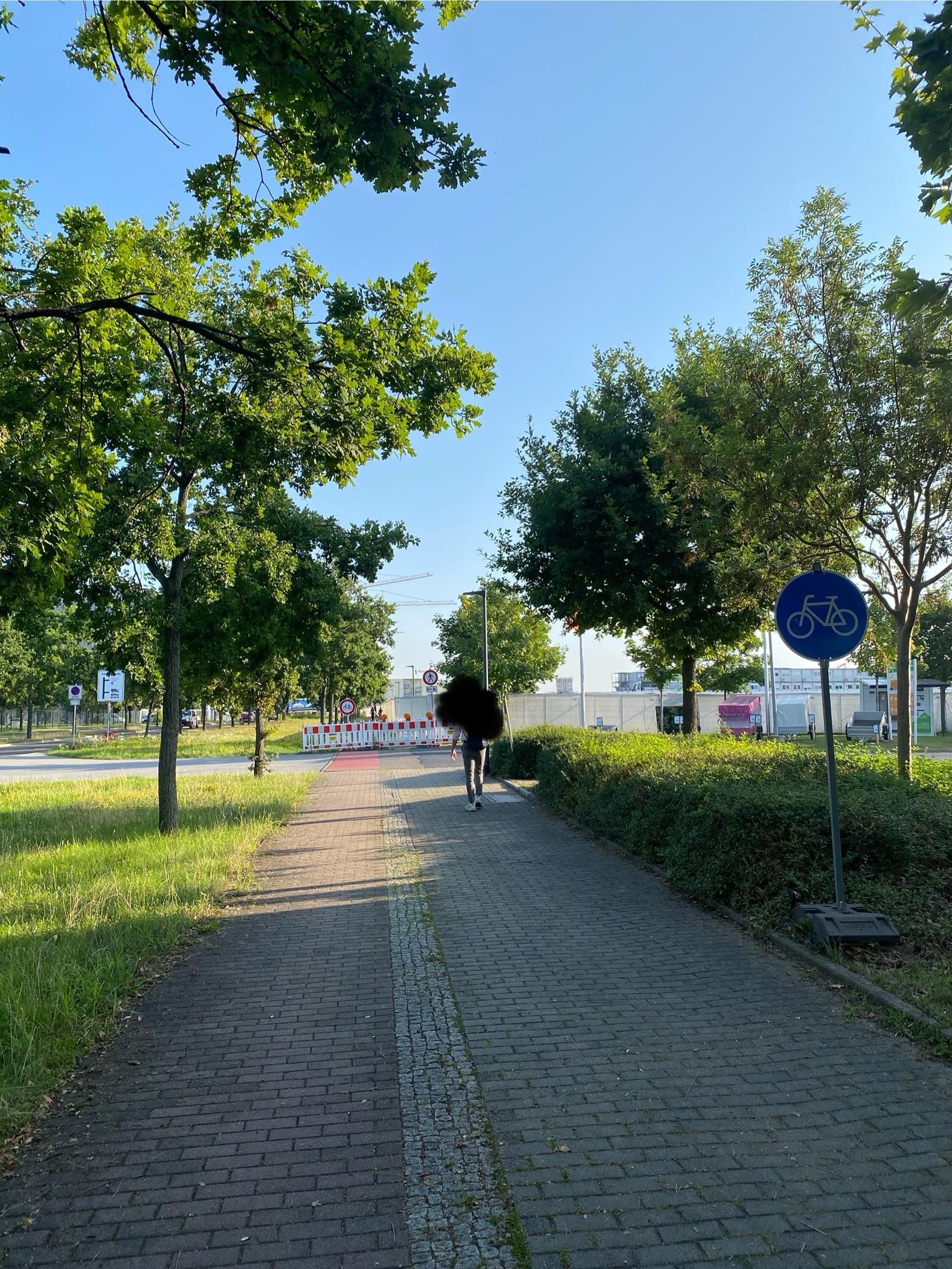 Weg wird radweg kurz vor ende. Danach alles gesperrt 