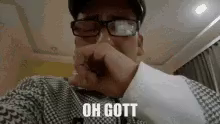Das Gif zeigt den heftig weinenden Xavier Naidoo. Darunter die Worte "OJ GOTT" 