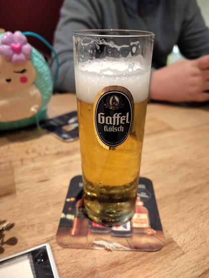 Ein Glas Kölsch. 