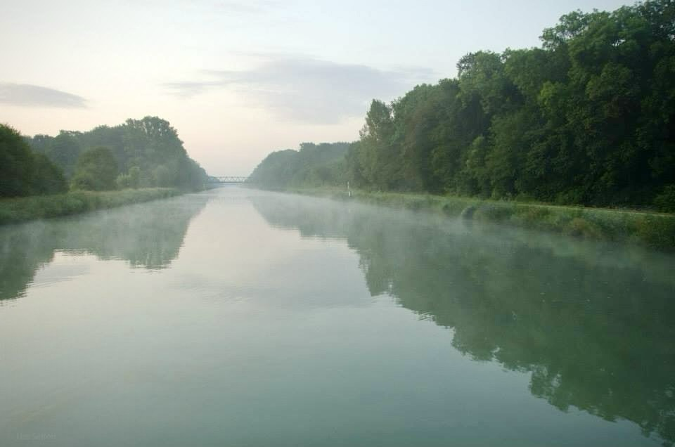 Morgendlicher Blick über den Mittellandkanal