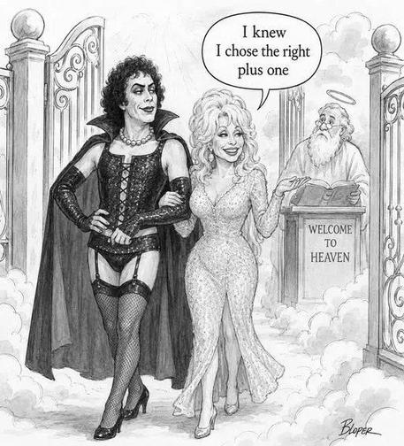 Eine detaillierte, handgezeichnete Schwarz-Weiß-Illustration im Stil einer politischen Karikatur oder einer klassischen Buchillustration. Sie zeigt eine Szene vor dem Tor zum Himmel. Im Mittelpunkt stehen zwei ikonische Figuren der Popkultur, die Arm in Arm gehen.

Auf der linken Seite geht die Figur des Dr. Frank-N-Furter aus der „Rocky Horror Picture Show“ (dargestellt nach Tim Curry). Er trägt sein charakteristisches Kostüm: ein schwarzes Paillettenmieder, Strapshalter, Netzstrümpfe, hochhac…